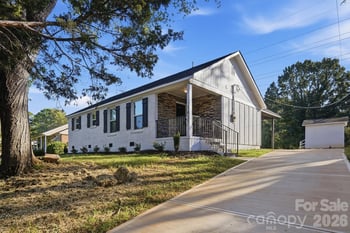 3228 Barfield Dr, Charlotte, NC 28217