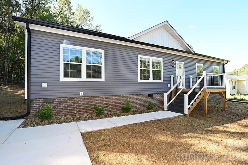 2026 Windigo St, Newton, NC 28658