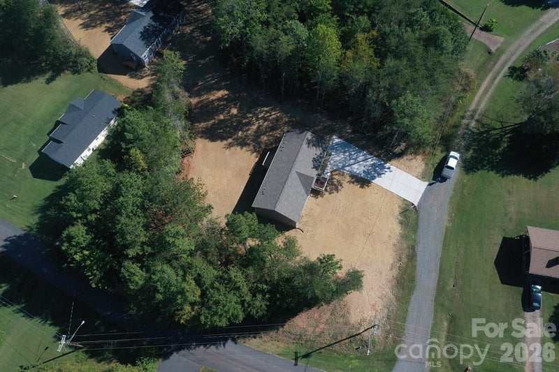2063 Vance St, Newton, NC 28658