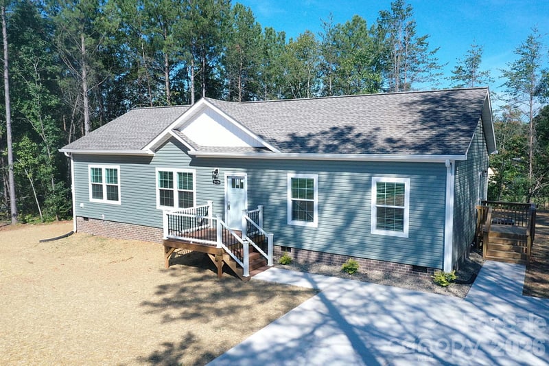 2063 Vance St, Newton, NC 28658