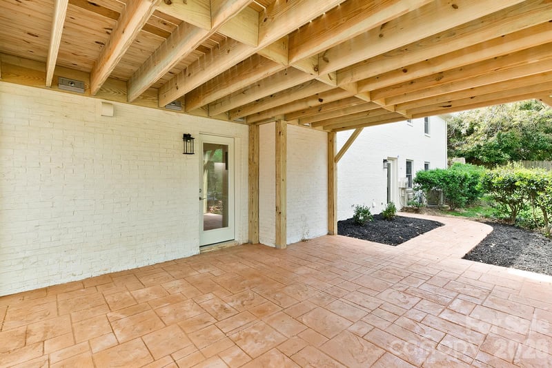 100 Chadmore Dr, Charlotte, NC 28270