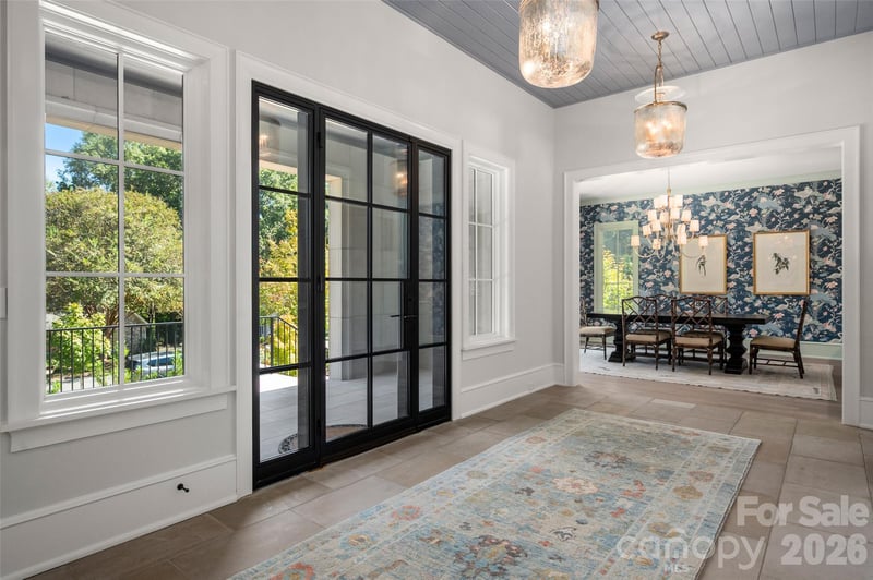 2111 Cortelyou Rd, Charlotte, NC 28211