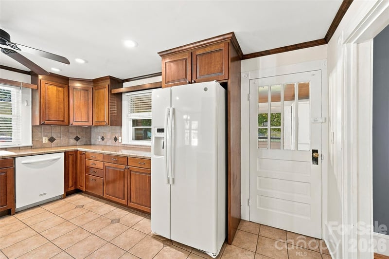 1892 W Memorial Hw, Union Grove, NC 28689