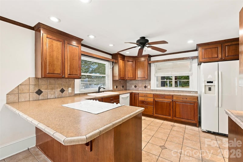 1892 W Memorial Hw, Union Grove, NC 28689