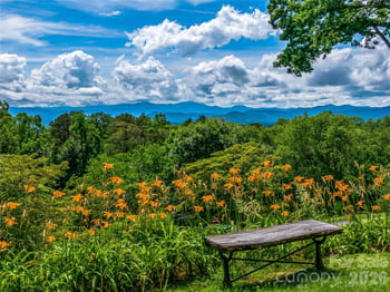 170 Twin Springs Rd, Hendersonville, NC 28792