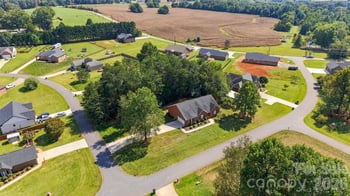 3656 Woodgreen Dr, Lincolnton, NC 28092