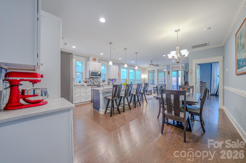 552 Sweet Birch Park Ln, Black Mountain, NC 28711