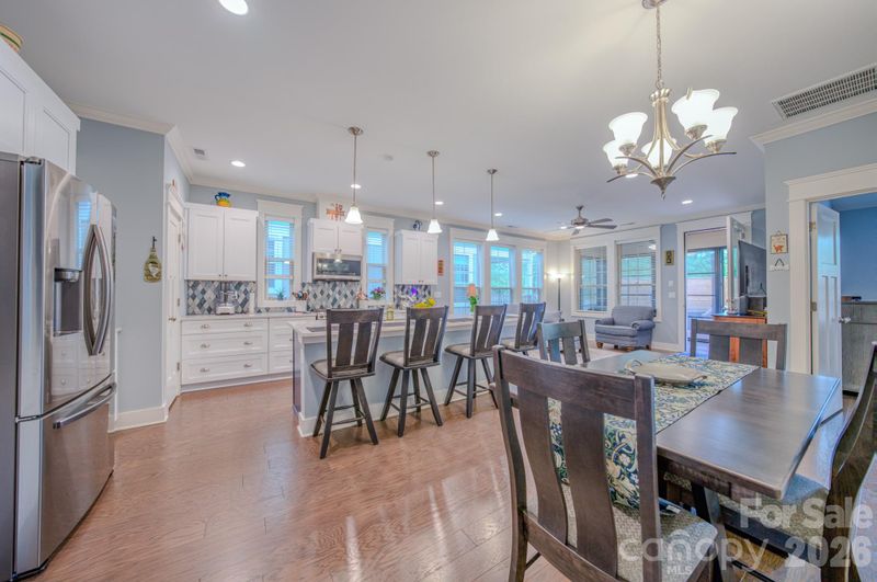 552 Sweet Birch Park Ln, Black Mountain, NC 28711