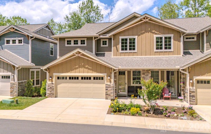 552 Sweet Birch Park Ln, Black Mountain, NC 28711