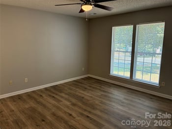 5305 Starflower Dr, Charlotte, NC 28215