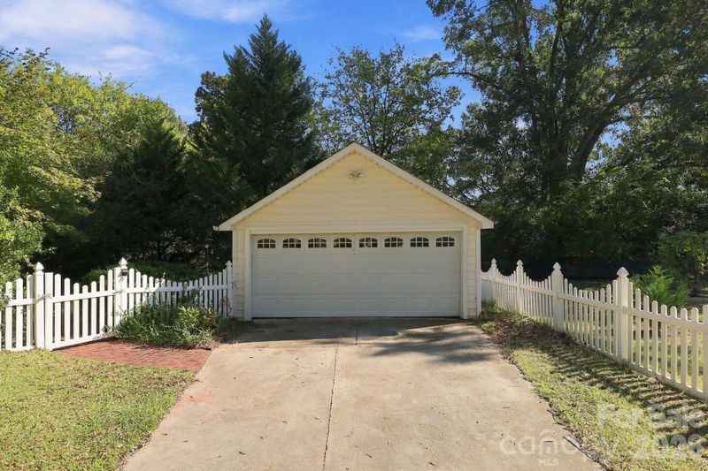 2205 Pennsylvania Ave, Kannapolis, NC 28083