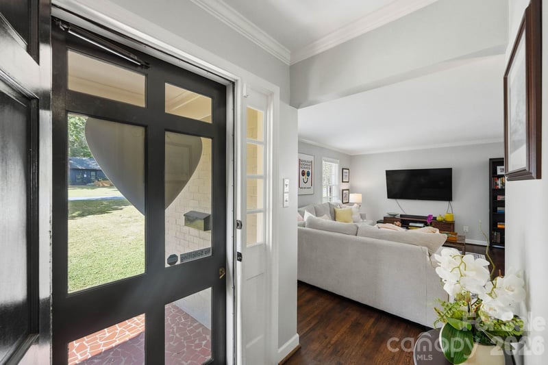 3745 Severn Ave, Charlotte, NC 28210