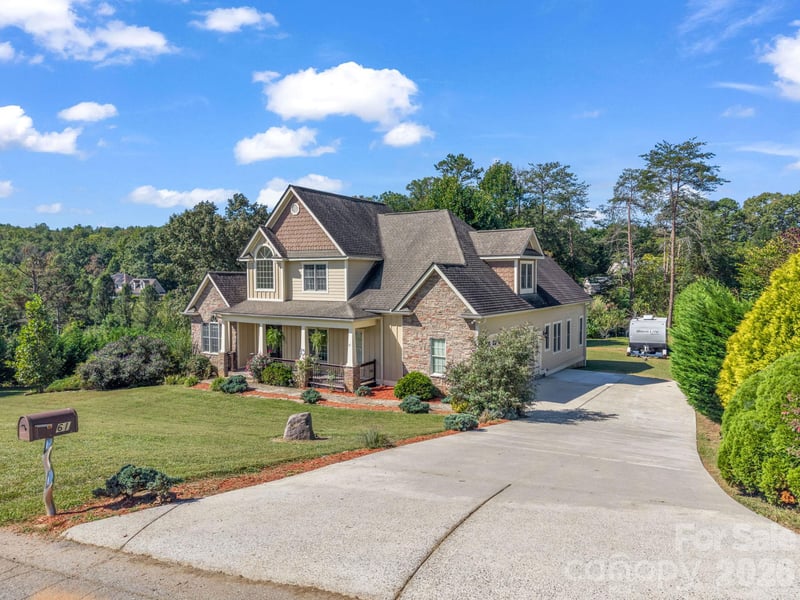 61 Mountain Shadows Dr, Leicester, NC 28748