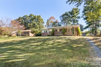13 Looking Glass Ln, Asheville, NC 28805