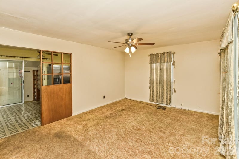 13 Looking Glass Ln, Asheville, NC 28805