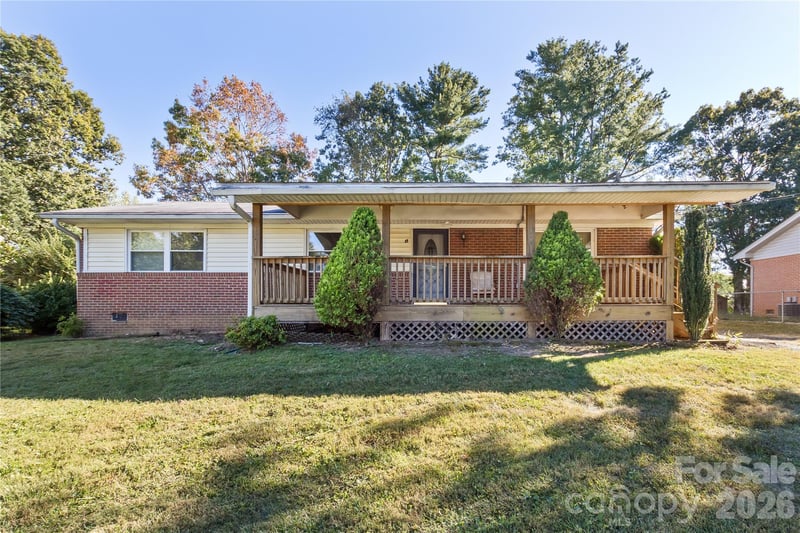 13 Looking Glass Ln, Asheville, NC 28805