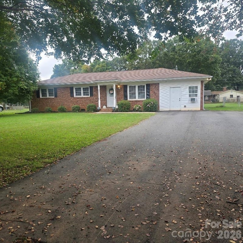 160 E Chamblee Dr, Salisbury, NC 28147