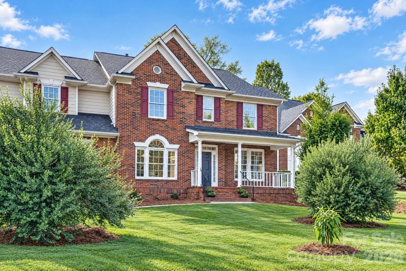 11528 Essex Fells Dr, Charlotte, NC 28277