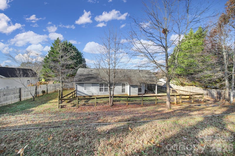 713 Pesca Ln, Matthews, NC 28104