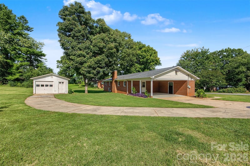 517 N Carolina Ave, Statesville, NC 28677