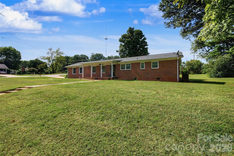 517 N Carolina Ave, Statesville, NC 28677