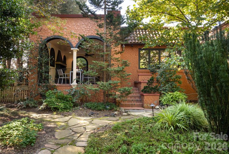 26 Sheridan Rd, Asheville, NC 28803