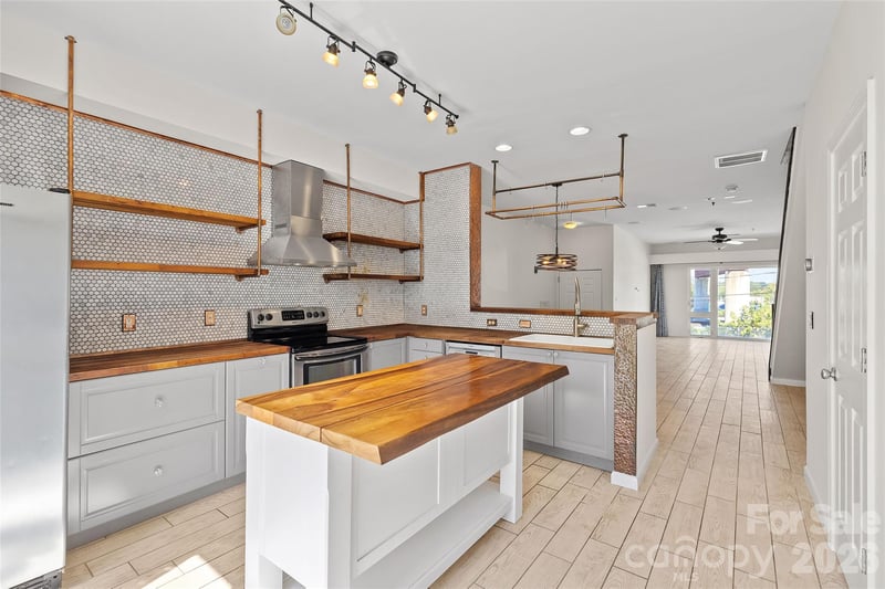 3564 N Davidson St, Charlotte, NC 28205