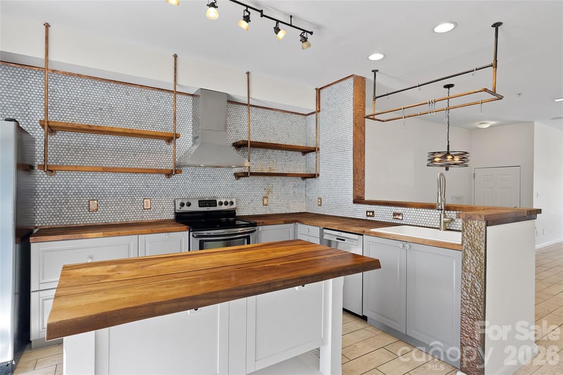 3564 N Davidson St, Charlotte, NC 28205