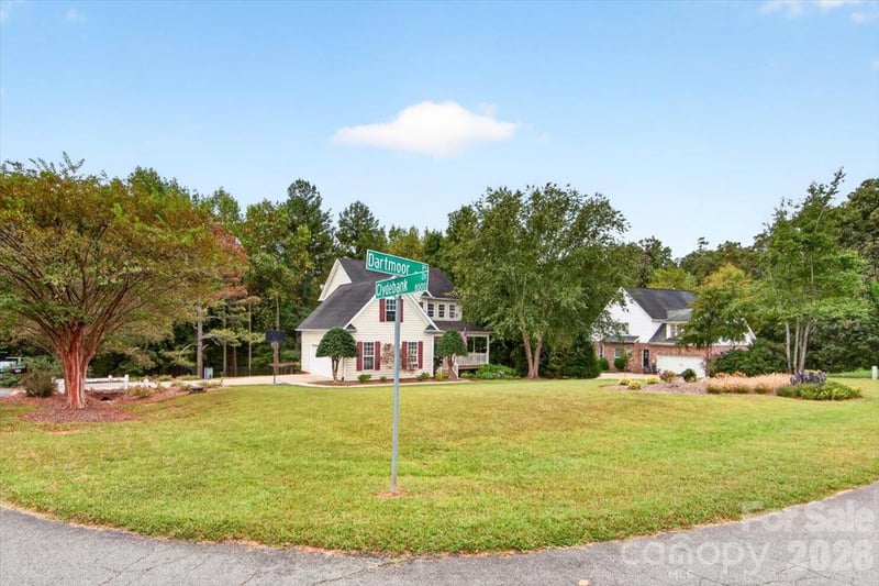 8705 Dartmoor Pl, Charlotte, NC 28227