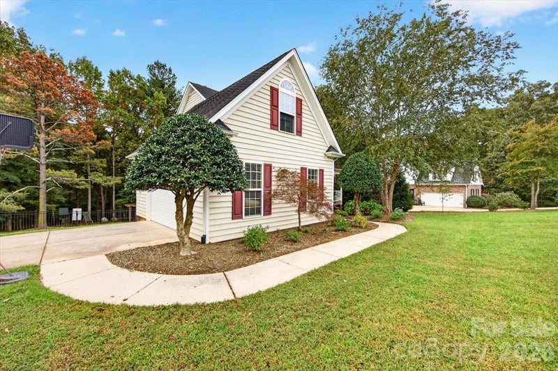 8705 Dartmoor Pl, Charlotte, NC 28227