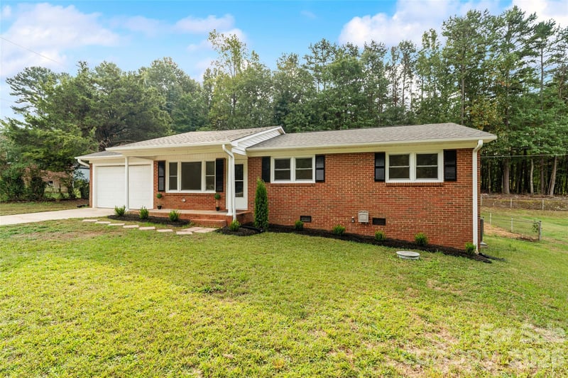 109 Alexis Forest Dr, Stanley, NC 28164