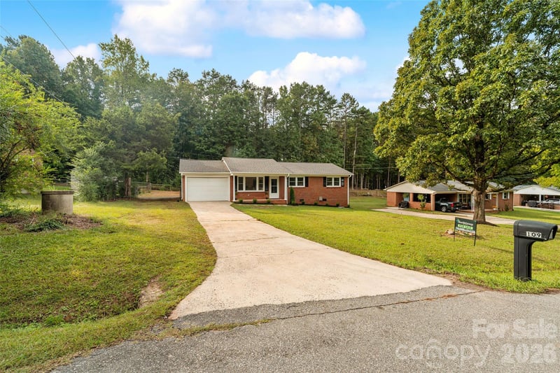 109 Alexis Forest Dr, Stanley, NC 28164