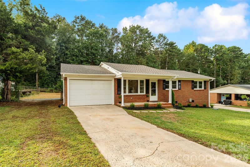 109 Alexis Forest Dr, Stanley, NC 28164