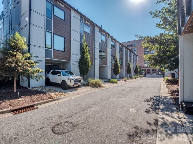 1212 Minter Pl, Charlotte, NC 28203