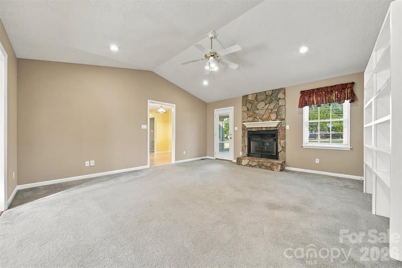 1119 Edgefield Ln, Newton, NC 28658
