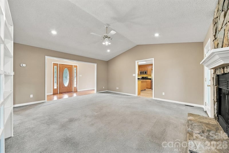 1119 Edgefield Ln, Newton, NC 28658