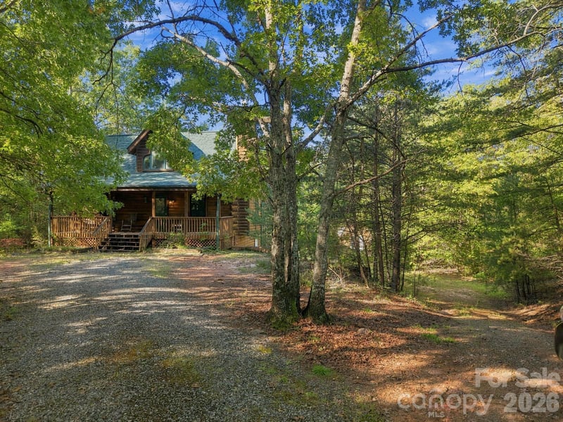418 Piney Creek Dr, Lake Lure, NC 28746