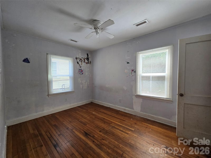 207 W Washington Ave, Bessemer City, NC 28016
