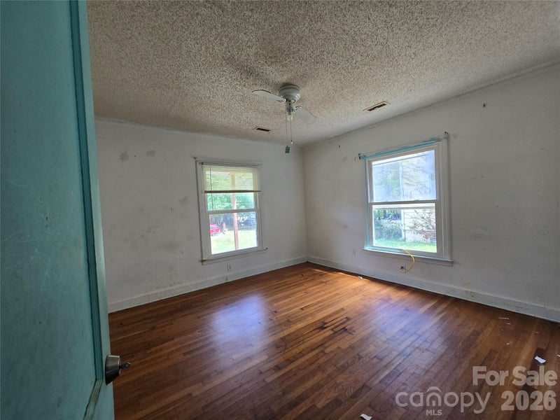 207 W Washington Ave, Bessemer City, NC 28016