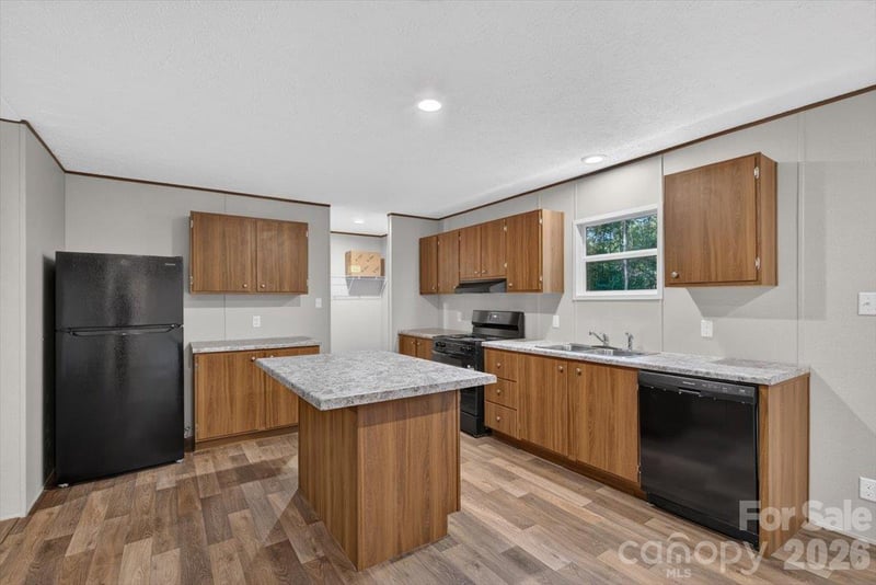 1020 Freedom Dr, Statesville, NC 28625
