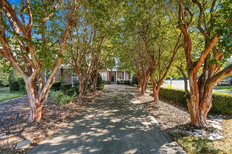 5539 Sunstar Ct, Charlotte, NC 28226