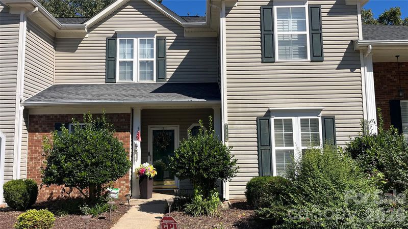 8948 Cinnabay Dr, Charlotte, NC 28216