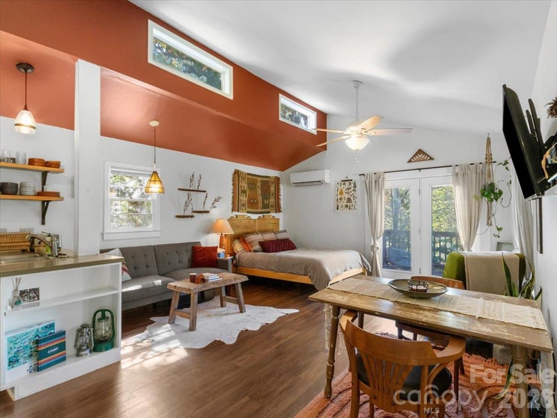 75 Eula Ray Rd, Burnsville, NC 28714