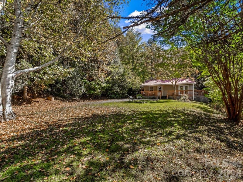 75 Eula Ray Rd, Burnsville, NC 28714