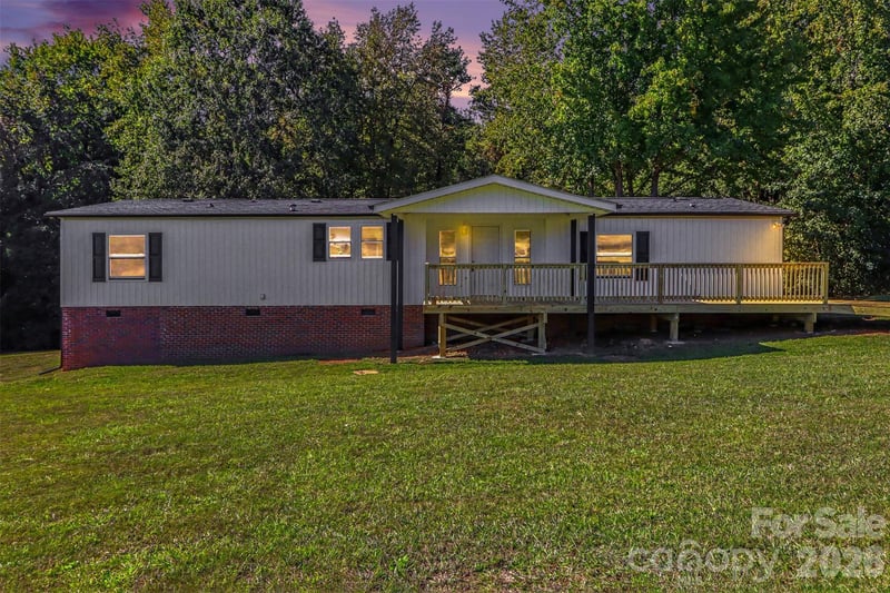 3560 New Potato Dr, Kannapolis, NC 28083