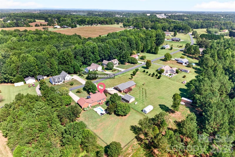 171 Pleasant Dr, Statesville, NC 28677