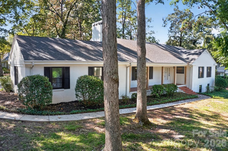 356 7th Ave NE, Hickory, NC 28601