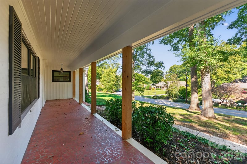 356 7th Ave NE, Hickory, NC 28601