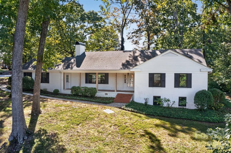 356 7th Ave NE, Hickory, NC 28601