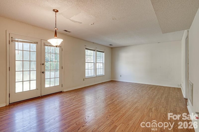6844 Shiloh Ridge Ln, Charlotte, NC 28212
